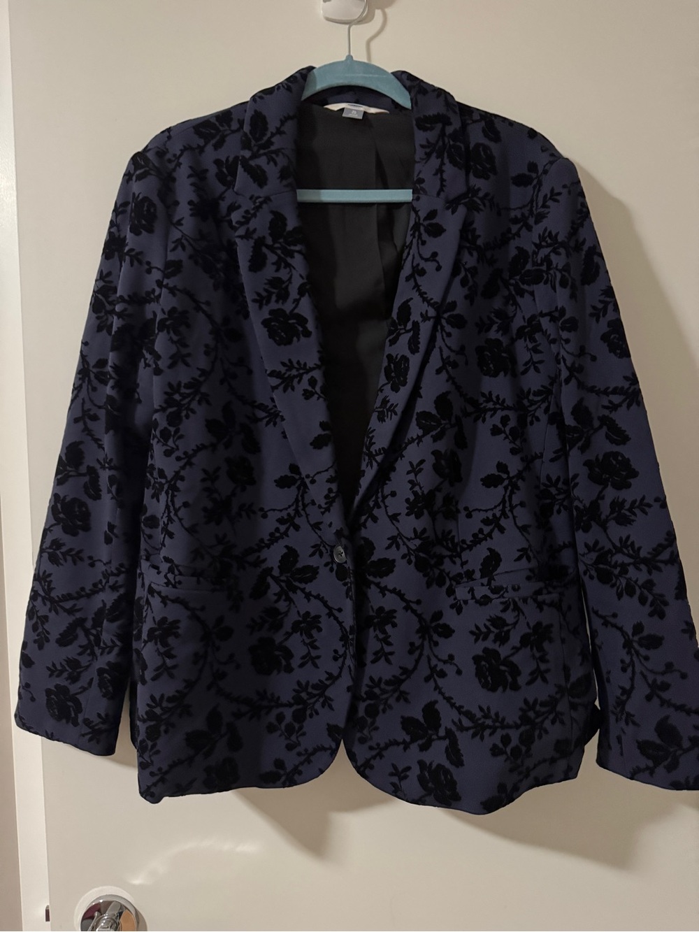 Old Navy Navy and Black Floral Velvet-Texture Blazer